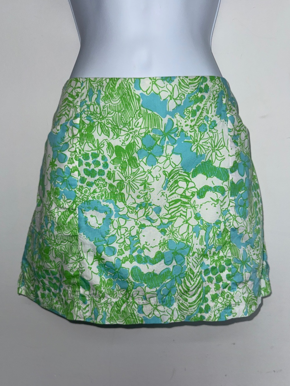 Lilly Pulitzer “It’s a zoo” print skorts, size 2